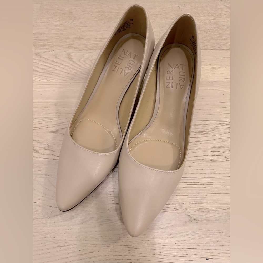 NEW Naturalizer Nude Minimalist Pump, Pointed-toe Kitten Heels, US 5M